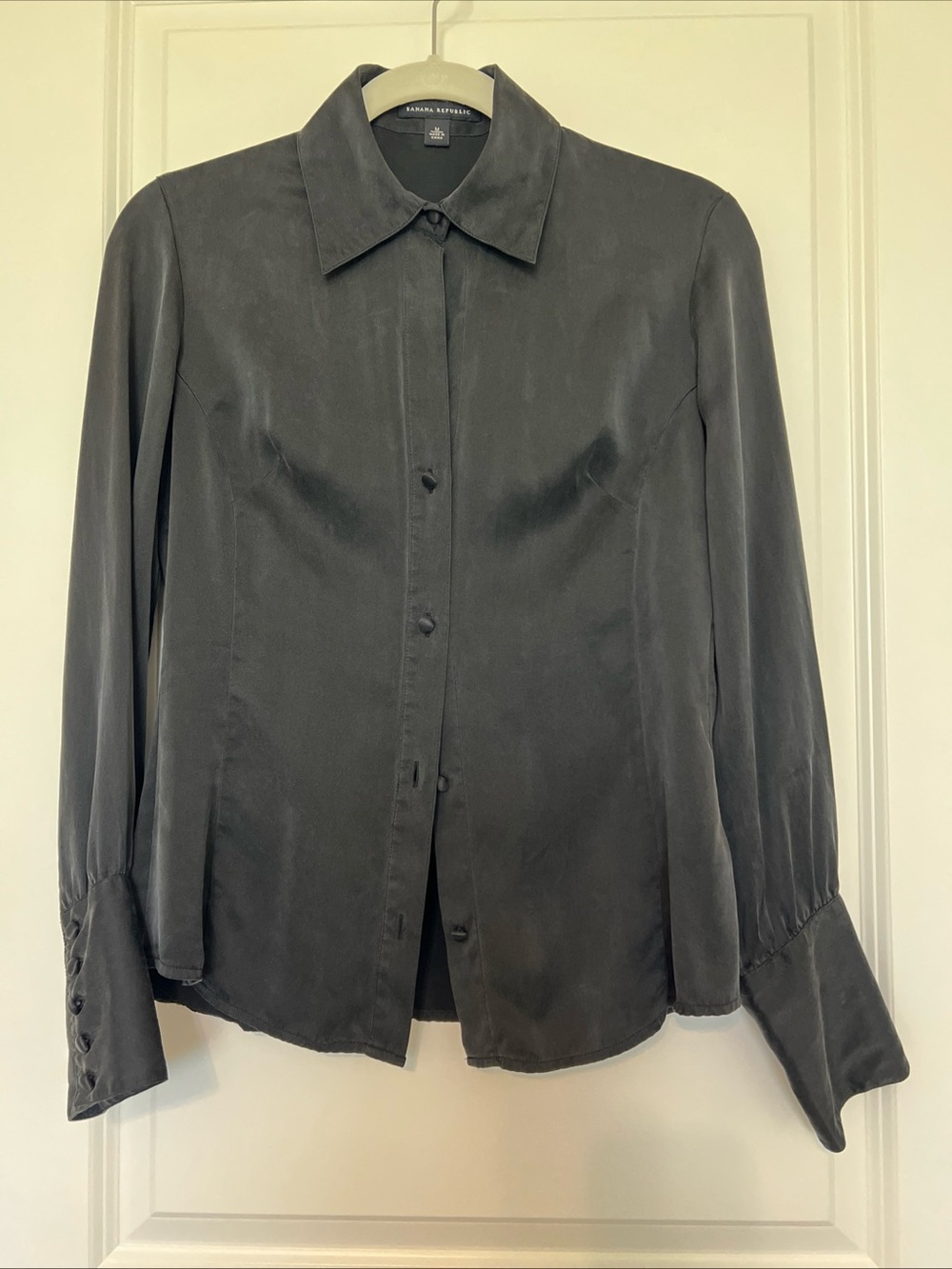 Banana Republic 100% silk Classic Black Button-Up Blouse M - Picture 2 of 14